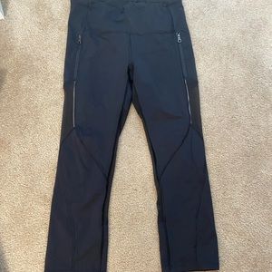 Lululemon cropped leggings. Size 8